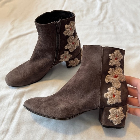 AGL 37 (US 7) Brown Suede Leather Floral Crochet Boots Booties ~ Boho Bohemian - Picture 1 of 10